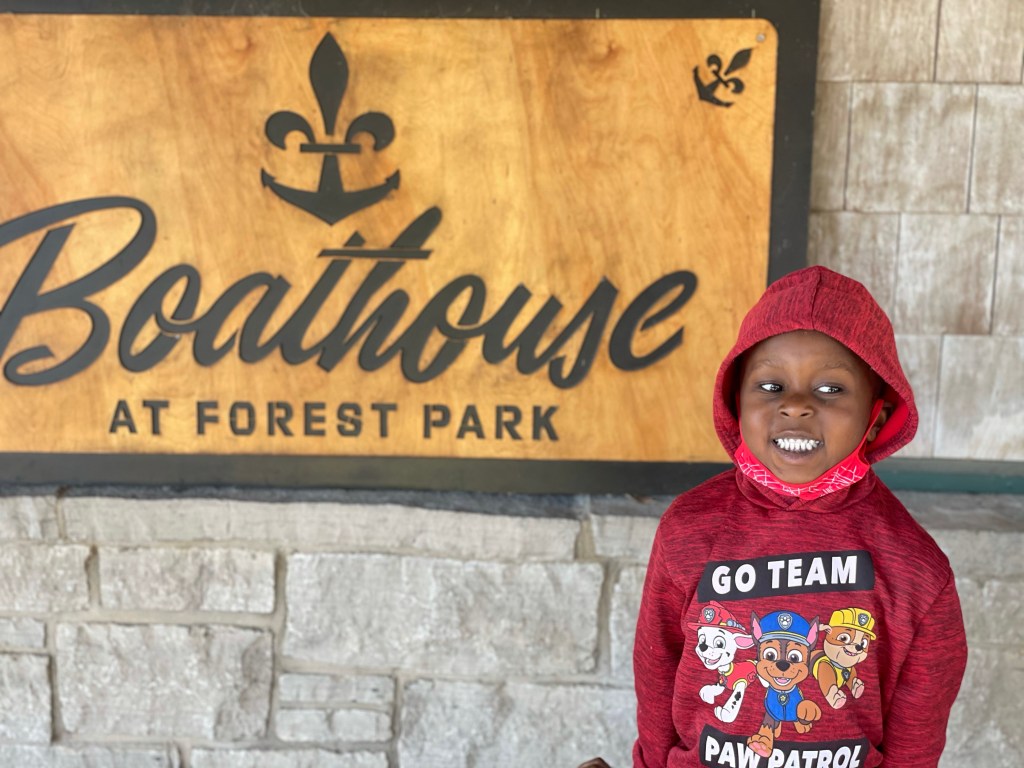 Keep adventures always, whether Zoos, trains or boats!