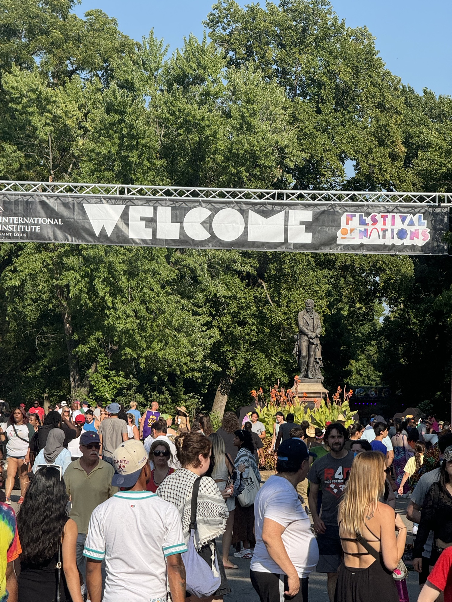 Keep the festival of nations in Saint Louis!